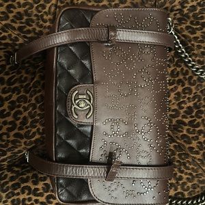 2 ripped loops need repair rest almost new - Runway Piece